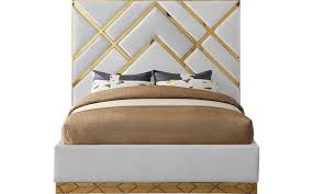 Supported by angled solid american walnut, rich brass details support the craftsmanship and beauty of real wood. Vector White Queen Size Bed Vector Meridian Furniture Modern Beds In 2021 Modern Upholstered Beds Queen Size Bedding White King Size Bed