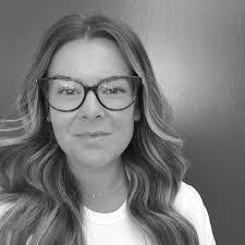 Kristin Webb's Instagram, Twitter & Facebook