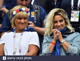 Explore tweets of antoine griezmann @antogriezmann on twitter. Antoine Griezmanns Frau Erika Choperena Mit Isabelle Mutter Von Antoine Griezmann Wahrend Der Fifa Fussball Weltmeisterschaft 2018 Runde Der 8 Spiel Im Nischni Nowgorod Stadion Russland Am 6 Juli 2018 Foto Von