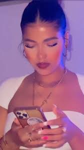 Samara Cox's Instagram, Twitter & Facebook