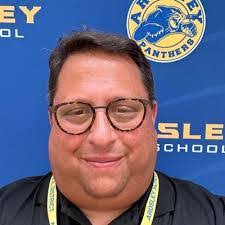 Matt Block's Instagram, Twitter & Facebook