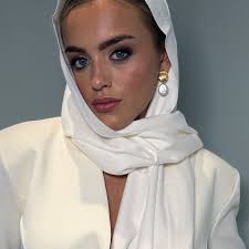 WIN✨LYDIA🤍or🤍DAPHNE ??✨ . Comment below your favs to win them! it's  simple.. Although we do think it's a hard choice.. 😜 Will pick a winner  tomorrow 🤞