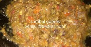 Siapkan wajan yang telah diberi minyak, lalu panaskan. 43 Resep Sambal Geprek Bensu Enak Dan Sederhana Ala Rumahan Cookpad