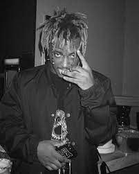 Smile is a song by american rapper juice wrld and canadian singer the weeknd. Pin By Excitedc0nfident On Juice Wrld Juice Rapper Just Juice Juicy Juice