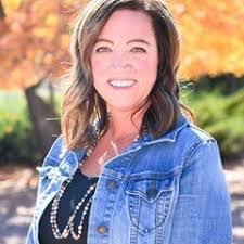 Amber Maggard's Instagram, Twitter & Facebook