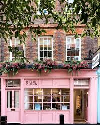 Gulshan On Instagram Covent Garden Facades Thisislondon Coventgardenldn Storefront Design Makeup Studio Decor Boutique Interior