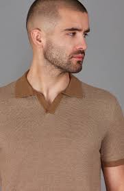 How To Style A Men's Buttonless Polo: Follow Our Expert Tips