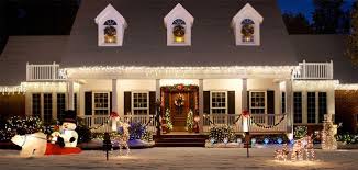 Christmas tree, lights, ornaments, crafts, wreath, stockings, garland, tree stand, balls, tree skirt, inflatable at lowe's canada. Google Image Result For Http Ext Homedepot Com Community Blog Wp Content Wpu Outdoor Holiday Decor Exterior Christmas Lights Decorating With Christmas Lights