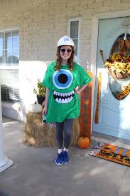 I decided to make a monster with tons of eyes. Diy Monsters Inc Costume