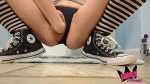 Punkd Princess Self Fisting Her Gaping Pussy to a Squirting Finish in Thigh  Highs and Chucks