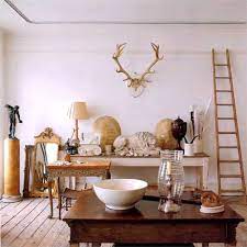 We specialize in hunting furnishings, since several years. Decorating With Antlers Gretha Scholtz