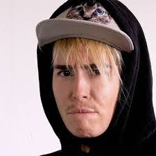 Max Leach's Instagram, Twitter & Facebook