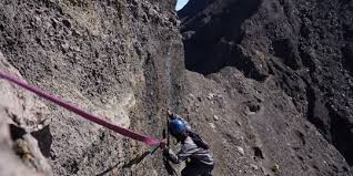 Karena, video ini bercerita tentang petualangan mendaki gunung, nama gunung ini adalah raung. Punya Jalur Pendakian Menantang Ini Sederet Fakta Gunung Raung Yang Jarang Diketahui Merdeka Com