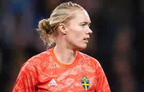 How much is hedvig lindahl's net worth and salary? Hedvig Lindahl Tveksam Om Framtiden I Landslaget