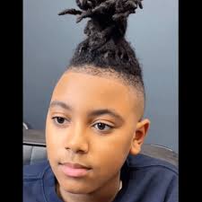 Cedrick L. James (@cuttinhairspinninchairs) • Instagram photos and videos