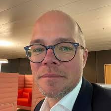 Max Benjamin's Instagram, Twitter & Facebook