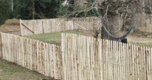 Cloture Ganivelle Chataignier Sur Acacia Amenagement Jardin Cloture Ganivelle Cloture