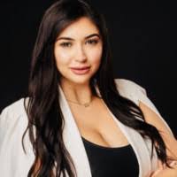 Valerie Casarez's Instagram, Twitter & Facebook