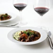 Boeuf Bourguignon Opskrift Pa Laekker Fransk Simreret Rigeligtsmor Dk Recipe Beef Bourguignon Boeuf Bourguignon Beef Recipes