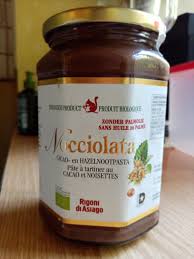 6 vasi, a tua scelta, o multipli di 6 oppure con 3 bottiglie di tantifrutti o di dolcedì a tua scelta o multipli di 3. Nocciolata Rigoni Di Asiago 700g