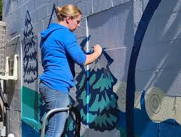 New mural at Re-Bicycle Lenawee brightens the neighborhood