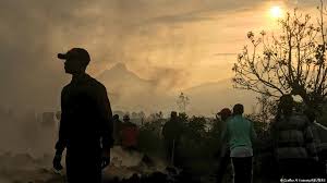 Volcano in eastern congo erupts, triggering panic in nearby goma nyiragongo last erupted in 2002, killing 250 people and making 120,000 people homeless after the lava flowed into goma. Cm698kr6a D5am