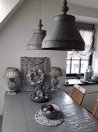 lamp gemaakt van hanging basket van intratuin touw afgeknipt en een kant en klaar snoer bij leen bakker touw lamp lampen touw