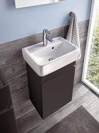 pin van ar ragab op geberit ceramics badkamermeubel kleine badkamer wastafels badkamer wastafel