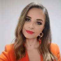 100+ perfiles de «Eli»