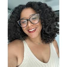 Hello🙋🏼‍♀️ for the Hijabi girls what do you put