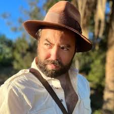 How the hell did they convince Alan Cumming to come back for Doomsday?! I  know.... I know... money. But he did not have a pleasant experience with  the original, which is why