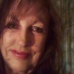 Lynette Hastings's Instagram, Twitter & Facebook