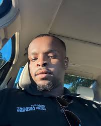 Flyer than a Hornet .. but I'm real as I can bee 😤🐝