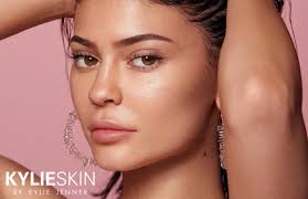 Ces rouges à lèvres sont hors de prix par rapport à leur qualité. Kylie Skin Les Soins Beaute De Kylie Jenner Disponibles En France Magazine Avantages