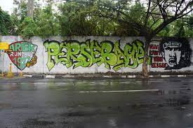 Cara membuat huruf balok dan bayangan huruf balok. Persebaya Graffiti From Boothferry To Germany