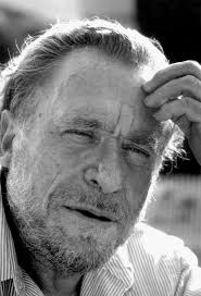 Charles bukowski هنري تشارلز بوكوفسكي، شاعر وروائي، وكاتب قصة قصيرة، ألماني أمريكي تأثرت كتاباته بالأجواء الاجتماعية والثقافية والإقتصادية لمدينة لوس أنجلوس. ØªØ´Ø§Ø±Ù„Ø² Ø¨ÙˆÙƒÙˆÙØ³ÙƒÙŠ ÙƒØ§ØªØ¨ Ù…Ø­Ø§ØµØ± Ø¨ÙŠÙ† Ø°Ø±Ø§Ø¹ÙŠ Ø­ÙŠØ§Ø© Ù…Ø¬Ù†ÙˆÙ†Ø© Ø³Ø§Ø³Ø© Ø¨ÙˆØ³Øª