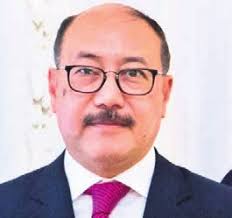 Page_1_Front_Late_Front 09.qxd