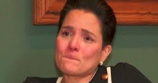 Gobernadora retira nombramiento de Janet Parra