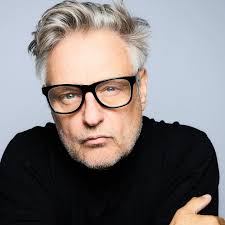 New head shot. 👀🐤👀