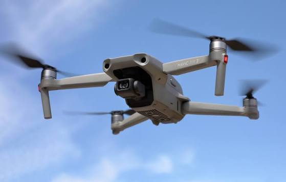 Archivo:DJI - Drohne Mavic Air 2 (b).JPG - Wikipedia, la enciclopedia libre