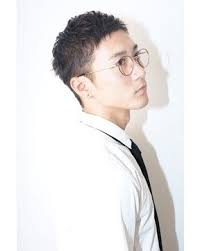 爽やかビジネスマンになれる メンズのおしゃれ刈り上げヘア all about オールアバウト メンズヘアスタイル ベリーショート メンズ 髪型 ビジネス メンズヘアスタイルショート