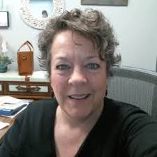 Kimberly Dent's Instagram, Twitter & Facebook