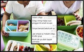 Makan bersama keluarga merupakan momen yang paling tepat mengajarkan kebiasaan makan sehat dan bergizi seimbang pada anak. Basuhlah Ya Allah Jangan Kata Gaji Tak Dibayar Untuk Basuh Pinggan Bekal Anak Sampai Berulat Wanita Berang Cikgu Tak Basuh Bekas Makanan Anaknya