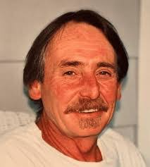 Leslie Holden's Instagram, Twitter & Facebook