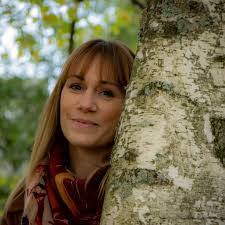 Betty Khan's Instagram, Twitter & Facebook