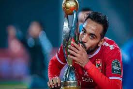 تصدر محمود عبد المنعم كهربا، مهاجم الأهلي، ترتيب هدافي الدوري المصري، بعدما سجل هدف التقدم في مرمى سيراميكا كليوباترا، مساء اليوم الجمعة، على ملعب السويس الجديد بالجولة السادسة للدوري. Ù…Ø­Ù…ÙˆØ¯ Ø¹Ø¨Ø¯ Ø§Ù„Ù…Ù†Ø¹Ù… ÙƒÙ‡Ø±Ø¨Ø§ ÙŠÙ„Ø§ÙƒÙˆØ±Ø©