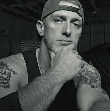 Is the 40-gallon tank experiencing another algae bloom despite perfect  water tests?