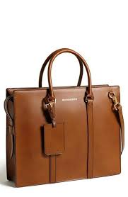 Epingle Par Pallavi Sur Accessoires Sacs A Main Mode Sacs Burberry Sac Cuir