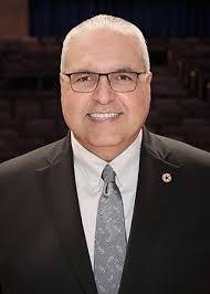 Robin Lage's Instagram, Twitter & Facebook