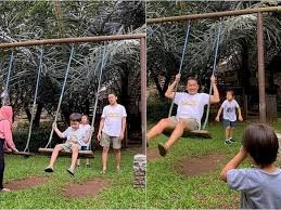 #kami punya informasi nih bun, mengayun bayi dan disertai dengan alunan musik diketahui sangat efektif untuk menenangkan bayi yang rewel, serta mengatasi. Seru Seruan Bareng Anak Ekspresi Hanung Bramantyo Saat Naik Ayunan Bikin Netizen Salfok Indozone Id